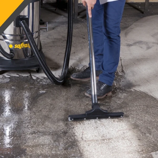 profesionalni-usisivac-za-suvo-i-mokro-usisavanje-sa-3-motora-dwc723-safran-5 profesionalni-usisivac-za-suvo-i-mokro-usisavanje-sa-3-motora-dwc723-safran-5